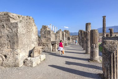 Volkan M tarafından kül tabakası altında gömülü Pompeii şehri