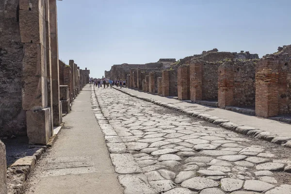 De stad Pompeii begraven onder een laag as door de vulkaan M — Stockfoto