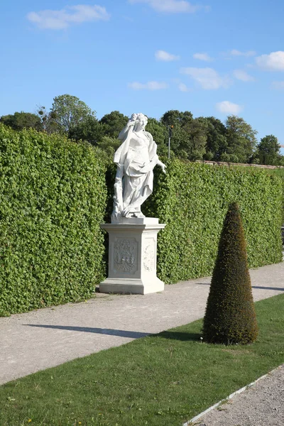 Wenen. Sculptuur in het Belvedere Paleis en Park Complex — Stockfoto