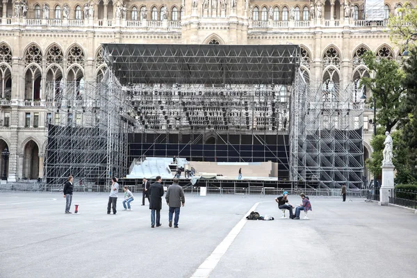 Vienna. Fase di preparazione per la vacanza. Friedrich Schmidt Squar — Foto Stock