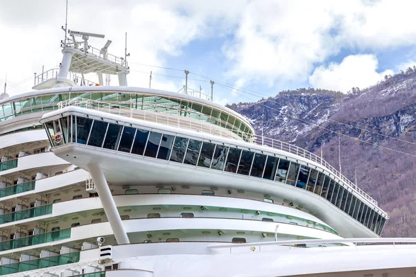 Norvegia. Valley Flomsdalen. Una nave da crociera — Foto Stock