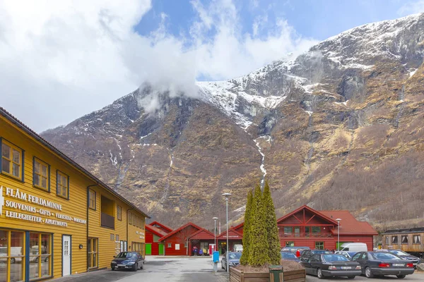 Norveç. Flomsdalen Vadisi. Şehir Flam. Bir yolcu gemisi — Stok fotoğraf