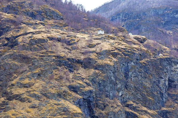 Норвегия. Дом на скале Согнегорд — стоковое фото