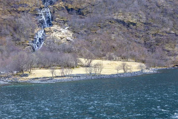 Norwegia. Fjord Sognefjord. Wodospad — Zdjęcie stockowe