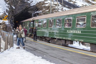 Norveç. Flomsbana mı? İstasyonda turistler