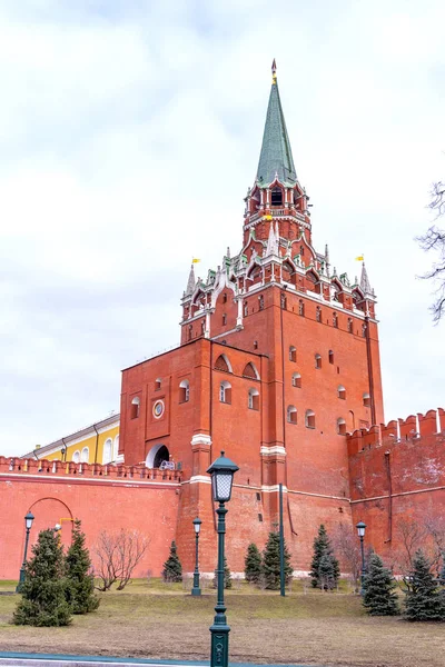 В Москве. Кремль. Троицкая башня — стоковое фото