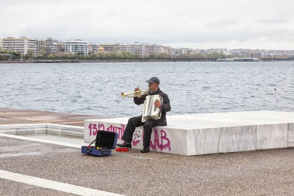 Deich von Thessaloniki. Orchestermann — Stockfoto