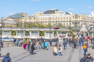 Devrim Meydanı'ndaki ler
