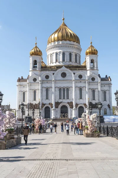 Moskou. Pasen kunstobjecten op Patriarshiy Bridge — Stockfoto