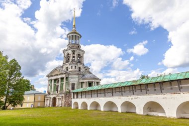 Torzhok, ne kadar. Novotorzhsky Borisoglebsky Manastırı