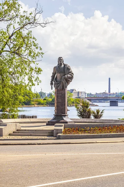Vyborg. Monumento al Almirante Apraksin — Foto de Stock