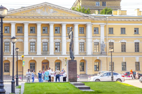 Miasta Sankt Petersburg. Pomnik Anny Akhmatova — Zdjęcie stockowe