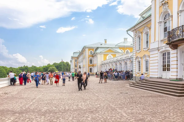 Peterhof. Grand Peterhof Palace — Zdjęcie stockowe