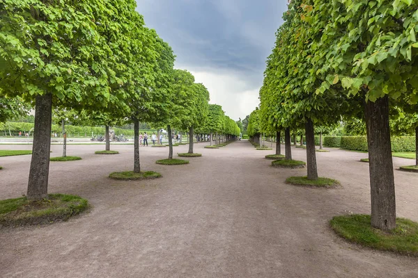 Upper Park Palace en Park complex Peterhof — Stockfoto