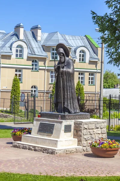Monument to the martyr Cornelius, hegumen of the Pskovo-Pechersk — Stock Photo, Image