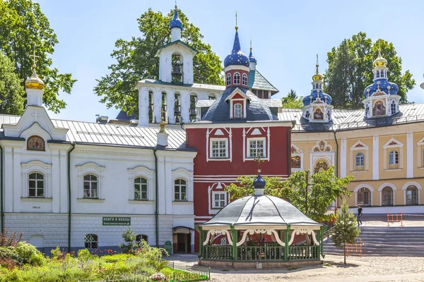 Kutsal Dormition Pskovo-Pechersky Manastırı (Pskov-Caves Manastırı