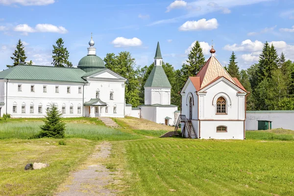 Valdai Iversky Bogoroditsky heliga sjön kloster — Stockfoto