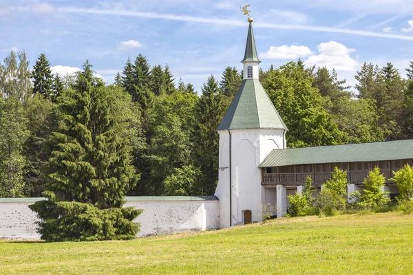 Valdai Iversky Bogoroditsky heliga sjön kloster — Stockfoto