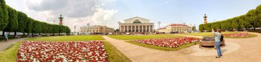 St. Petersburg'da. Değişim Meydanı. Panorama