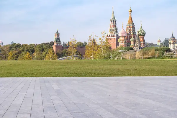 Moscou. Le parc Zaryadye. Scène pop — Photo