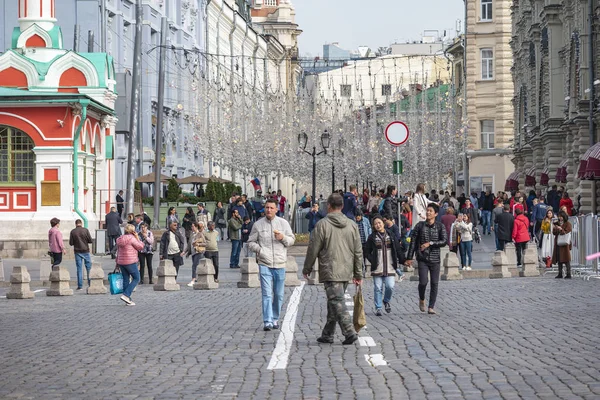 Moskau. Roter Platz. Beginn der Nikolskaja Straße — Stockfoto