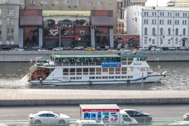  Moskova. Tekerlekli gemi