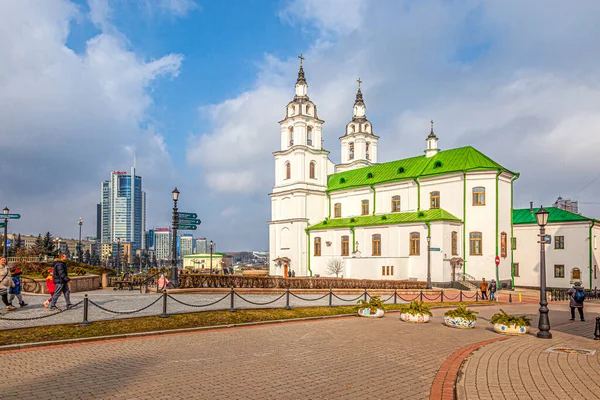 Minsk Republika Belaru Marzec 2020 Katedra Zstąpienia Ducha Świętego Ulicy — Zdjęcie stockowe