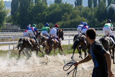 Pyatigorsk, Rusya - Eylül 06, 2015:Start at Osenni Pyatigorsk - en eski ve en büyük yarış pisti Rusya içinde için yarışı.