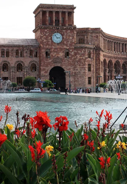 Yerevan Armenien September 2011 Den Vackra Byggnaden Vid Torget Republiken — Stockfoto