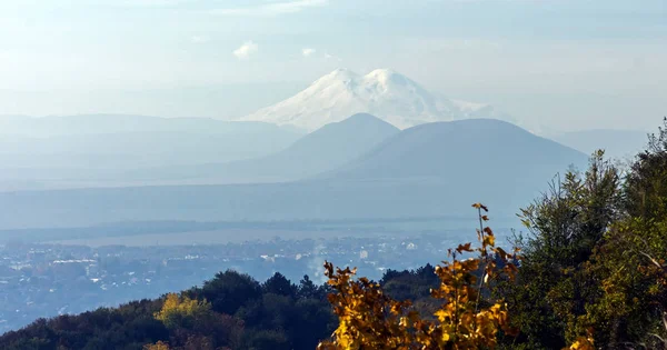 Vista Del Monte Elbrus Desde Ciudad Pyatigorsk Rusia —  Fotos de Stock