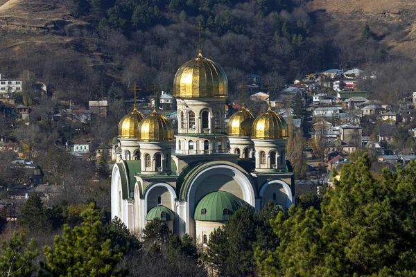 キスロヴォツク 北コーカサスのロシアの都市で敬虔ニコリスキイ寺 — ストック写真