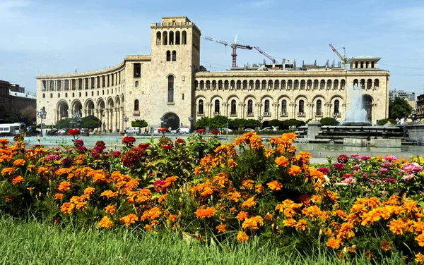 Vista na praça central de Yerevan — Fotografia de Stock