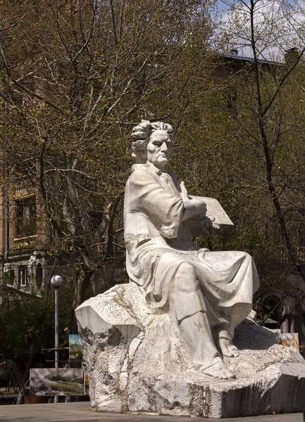 A estátua de Martiros Saryan em Yerevan . — Fotografia de Stock