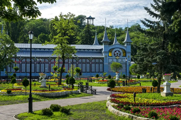 "Blomma-trädgård" i Pyatigorsk. — Stockfoto
