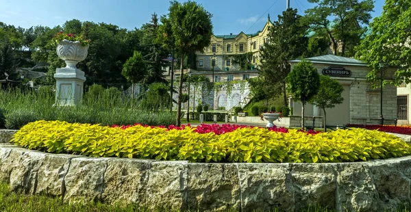 Park "Flower-trädgård" i Pyatigorsk. — Stockfoto