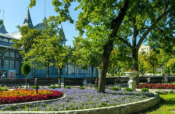Park "Flower-garden" in resort  Pyatigorsk. — Stock Photo, Image