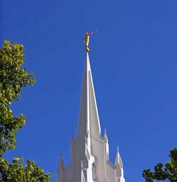 Sculpture Angel Moroni Atop Mormon Temple San Diego United States — Stock Photo, Image