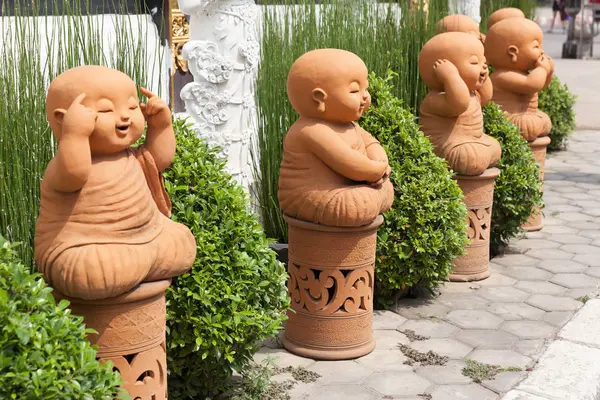 Burası ibadet Tayland tapınak bahçesinde detay.