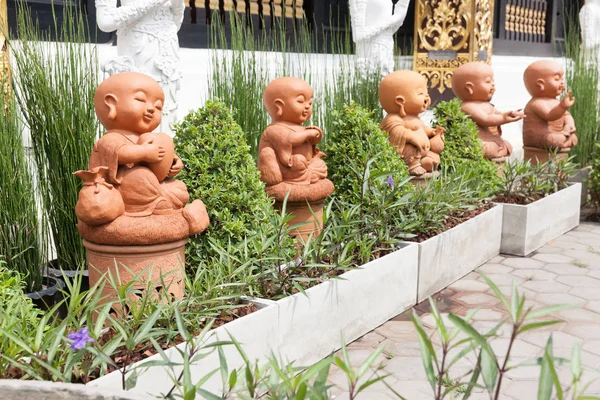 Burası ibadet Tayland tapınak bahçesinde detay.