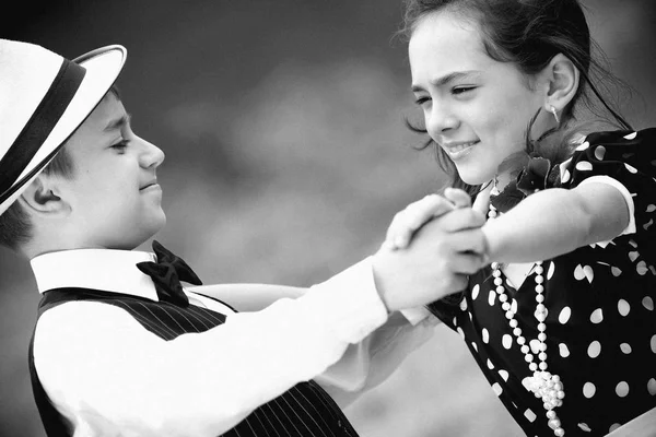 Beau Jeune Couple Dansant Amusant Images Avec Les Mêmes Modèles — Photo