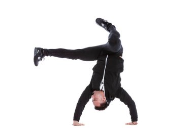 Beyaz arka planda izole genç insanlar komik pozlar veriyorlar..