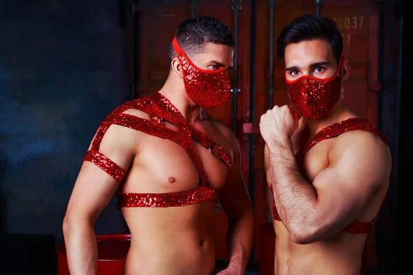 Guapos Bailarines Striptease Vestidos Con Trajes Escenario Rojo Interior —  Fotos de Stock