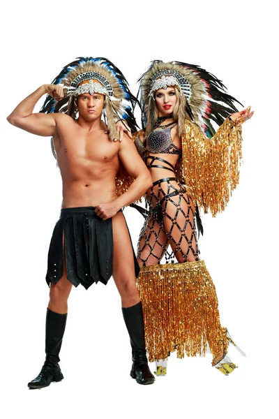 Beau Homme Femme Danseurs Strip Tease Portant Des Costumes Amérindiens — Photo