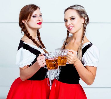  Bira ile Bavyera kadınlar  