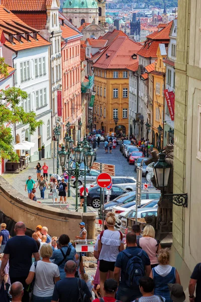 Okouzlující město ulice v Praze — Stock fotografie