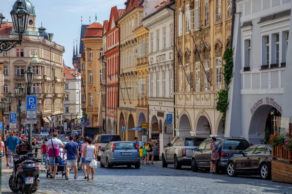 Charmiga staden gatorna i Prag — Stockfoto