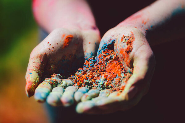 Woman Holding Colorful Powder Hands Holi Festival Celebration — Stock Photo, Image