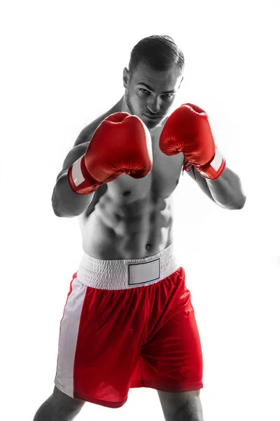 拳击手在拳击阵地 准备战斗 黑白相间的红色元素 — 图库照片