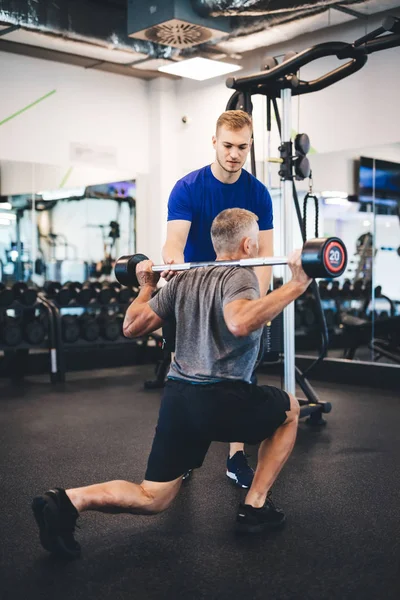 Senior Mann Beim Training Mit Personal Trainer Sportlicher Lebensstil Ruhestand — Stockfoto