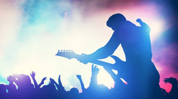 Silueta Cantante Cantando Escenario Concierto — Foto de Stock